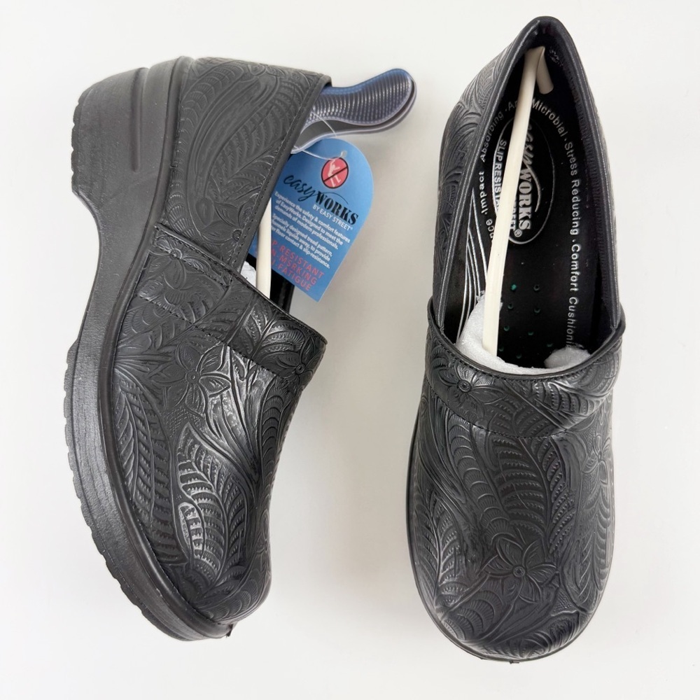 Easy Street Easy Works Lyndee Slip Resistant Clogs 9.5W Tooled Black Slip On NEW